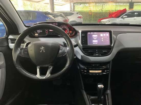 PEUGEOT-208-2016