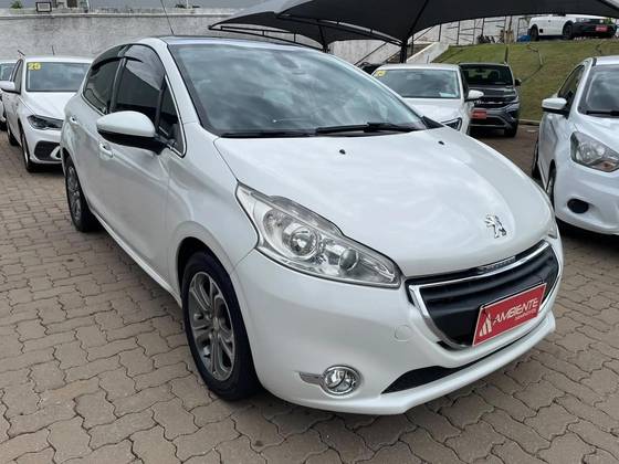 PEUGEOT 208 1.6 GRIFFE 16V FLEX 4P AUTOMÁTICO