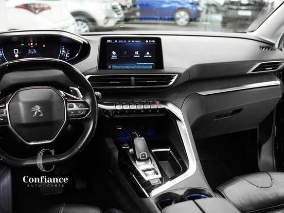 PEUGEOT-3008-2018