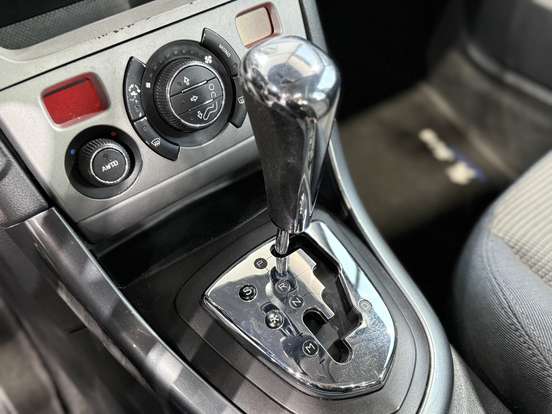 PEUGEOT-308-2015
