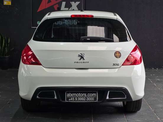 PEUGEOT-308-2012