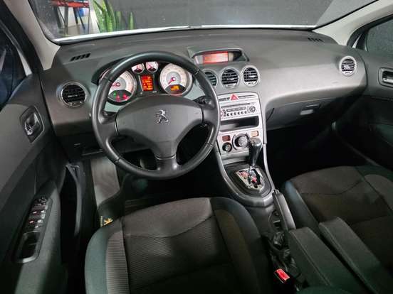 PEUGEOT-308-2012