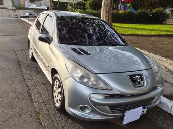 PEUGEOT-207-1.4 XR SPORT 8V FLEX 4P MANUAL PEUGEOT-207-2011