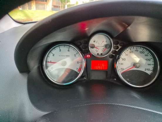 PEUGEOT-207-2011