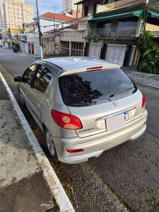 PEUGEOT-207-2011