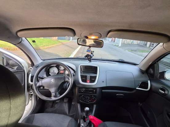 PEUGEOT-207-2011