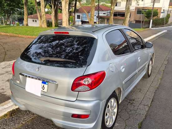 PEUGEOT-207-1.4 XR SPORT 8V FLEX 4P MANUAL PEUGEOT-207-2011