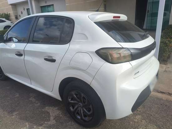 PEUGEOT-208-2023