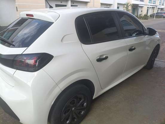 PEUGEOT-208-2023