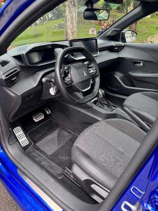 PEUGEOT-208-2024