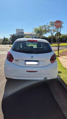 PEUGEOT-208-2018