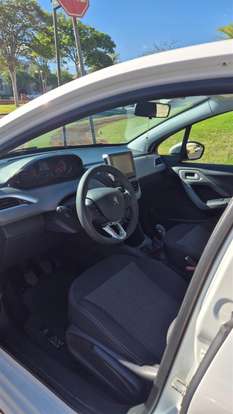 PEUGEOT-208-2018
