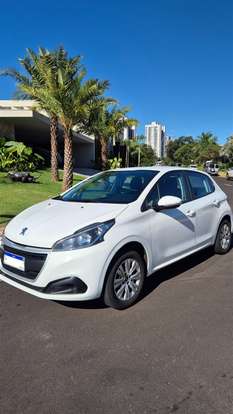 PEUGEOT-208-2018
