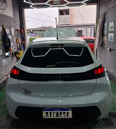 PEUGEOT-208-2022