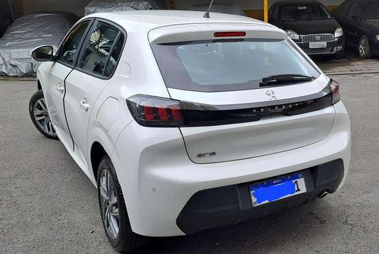 PEUGEOT-208-2022
