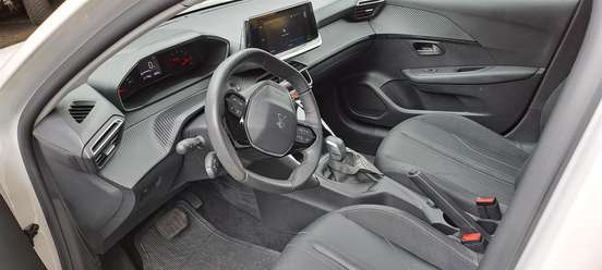 PEUGEOT-208-2022