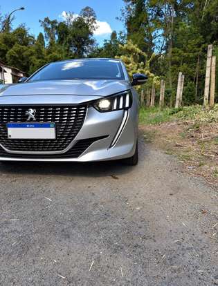 PEUGEOT-208-2020
