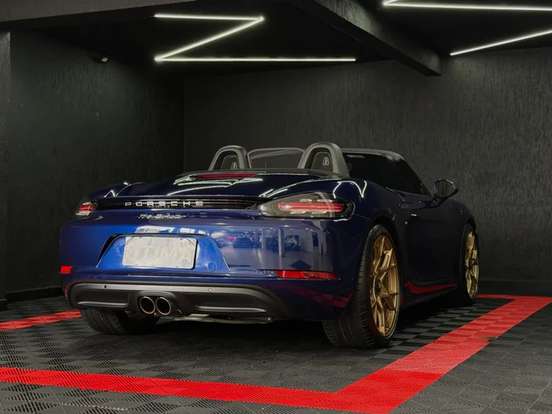 PORSCHE-718-2024