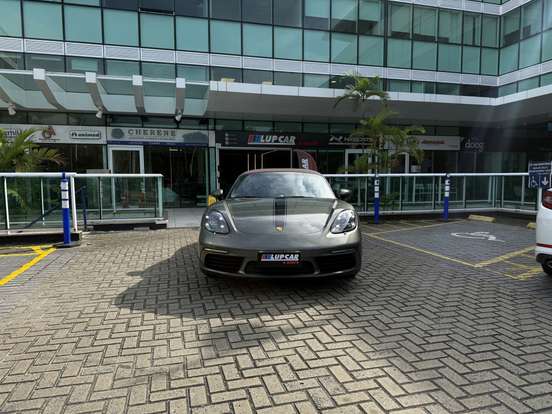 PORSCHE-718-2024