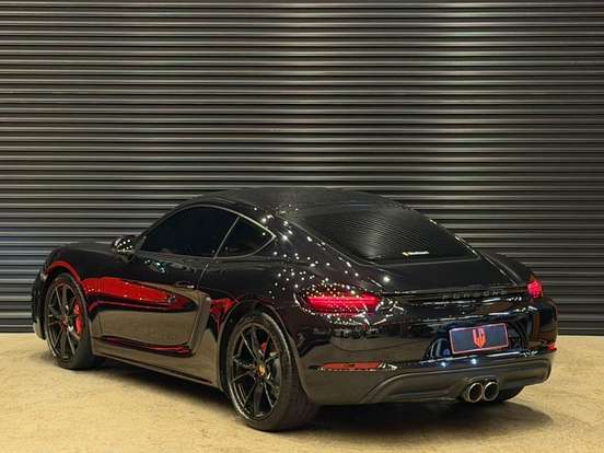 PORSCHE-718-2023