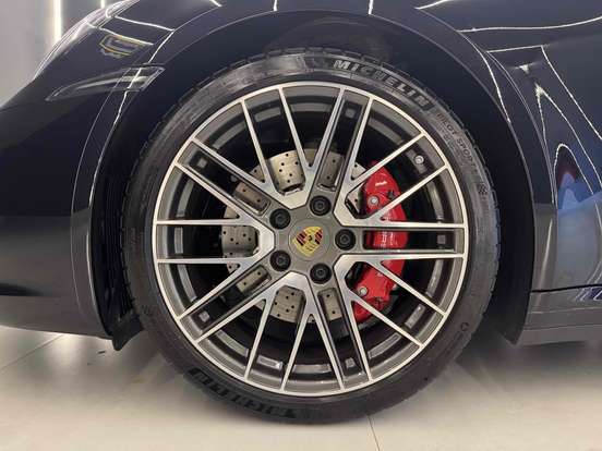 PORSCHE-911-2024