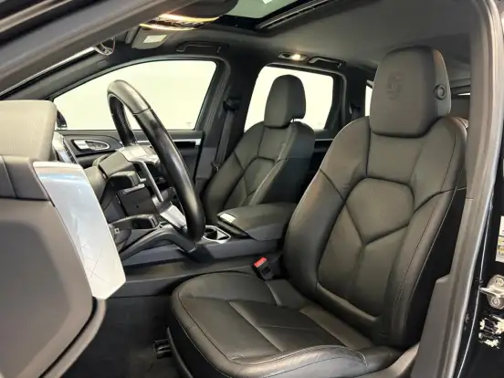PORSCHE-CAYENNE-2015