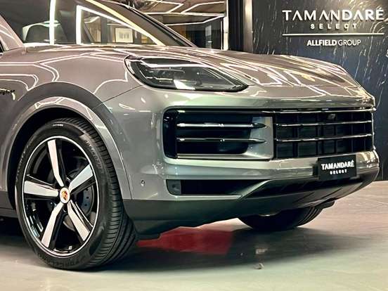 PORSCHE-CAYENNE-2025