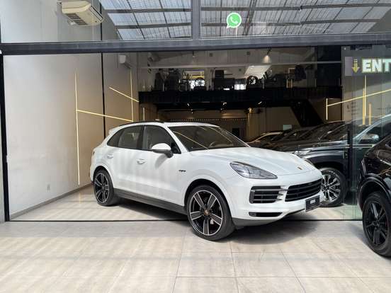 PORSCHE-CAYENNE-2022