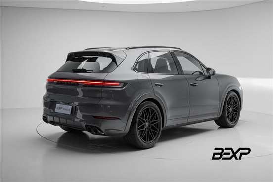 PORSCHE-CAYENNE-2025