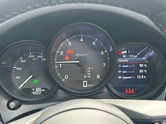 PORSCHE-MACAN-2025