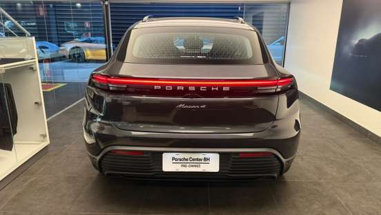 PORSCHE-MACAN-2026