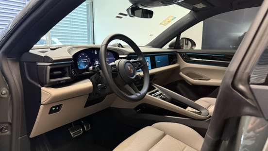 PORSCHE-MACAN-2025