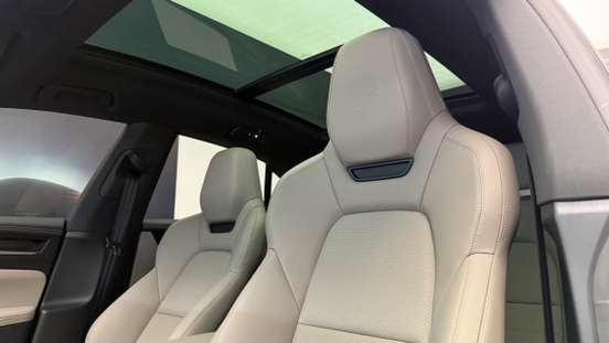PORSCHE-MACAN-2025