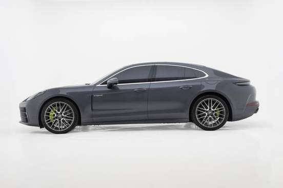 PORSCHE-PANAMERA-2025
