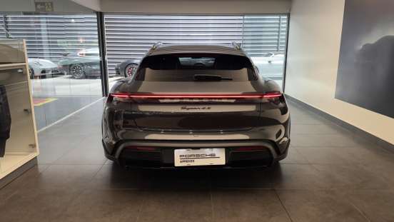 PORSCHE-TAYCAN-2023