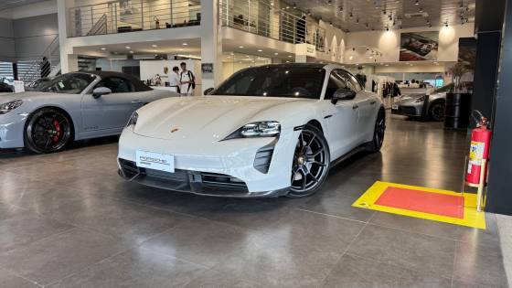 PORSCHE TAYCAN GTS ELÉTRICO
