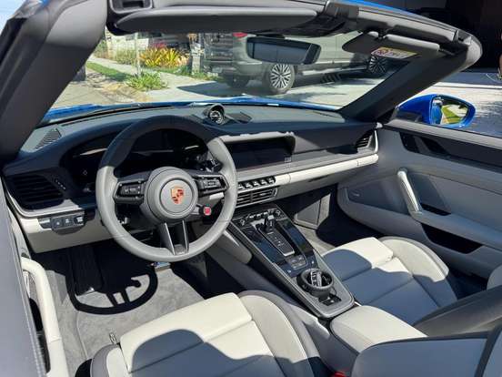 PORSCHE-911-2025