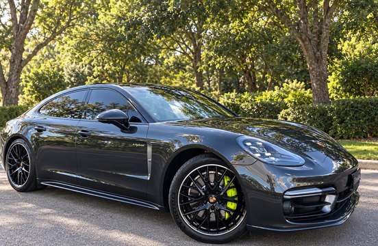 PORSCHE-PANAMERA-2023