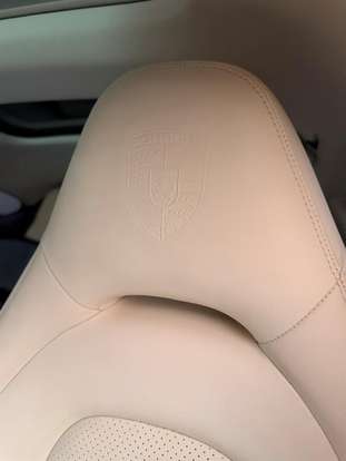 PORSCHE-PANAMERA-2023