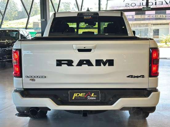 RAM-1500-3.0 HURRICANE 6 BITURBO GASOLINA LARAMIE CD 4X4 AUTOMÁTICO RAM-1500-2025
