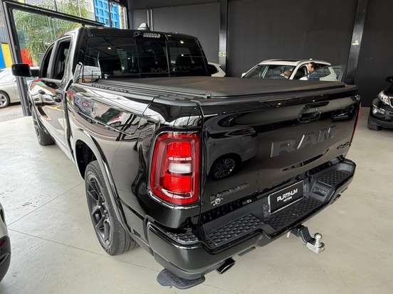 RAM-1500-3.0 HURRICANE 6 BITURBO GASOLINA LARAMIE NIGHT EDITION CD 4X4 AUTOMÁTICO RAM-1500-2025
