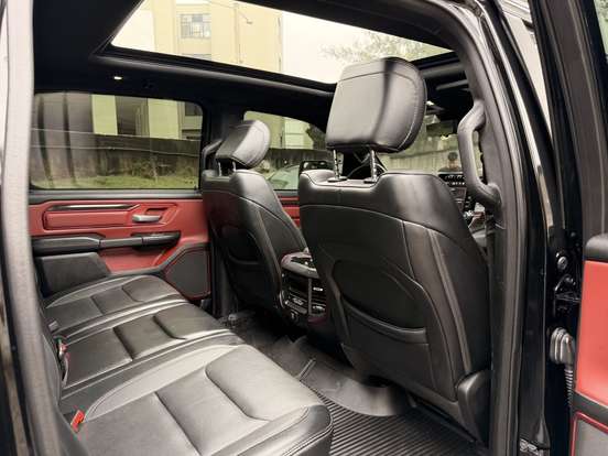 RAM-1500-5.7 V8 GASOLINA REBEL CD 4X4 AUTOMÁTICO RAM-1500-2022