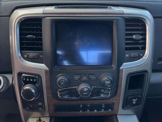 RAM-CLASSIC-5.7 V8 GASOLINA LARAMIE CD 4X4 AUTOMÁTICO RAM-CLASSIC-2022