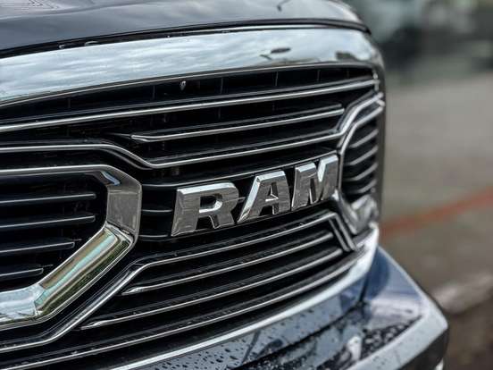 RAM-CLASSIC-5.7 V8 GASOLINA LARAMIE CD 4X4 AUTOMÁTICO RAM-CLASSIC-2023