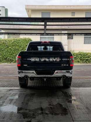 RAM-CLASSIC-5.7 V8 GASOLINA LARAMIE CD 4X4 AUTOMÁTICO RAM-CLASSIC-2023
