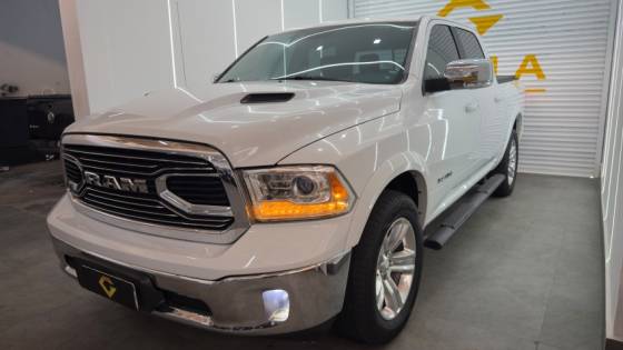 RAM CLASSIC 5.7 V8 GASOLINA LARAMIE CD 4X4 AUTOMÁTICO