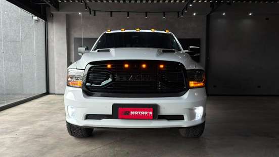 RAM-CLASSIC-5.7 V8 GASOLINA LARAMIE NIGHT EDITION CD 4X4 AUTOMÁTICO RAM-CLASSIC-2022