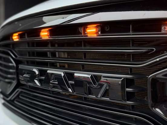 RAM-CLASSIC-5.7 V8 GASOLINA LARAMIE NIGHT EDITION CD 4X4 AUTOMÁTICO RAM-CLASSIC-2022