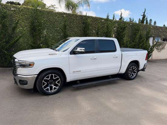 RAM-1500-3.0 HURRICANE 6 BITURBO GASOLINA LARAMIE NIGHT EDITION CD 4X4 AUTOMÁTICO RAM-1500-2024
