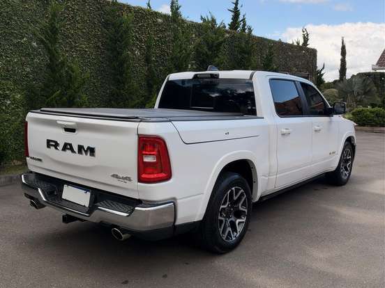 RAM-1500-3.0 HURRICANE 6 BITURBO GASOLINA LARAMIE NIGHT EDITION CD 4X4 AUTOMÁTICO RAM-1500-2024